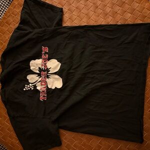 Trader Joe's Black Short Sleeve Graphic Tee - Hibiscus Logo